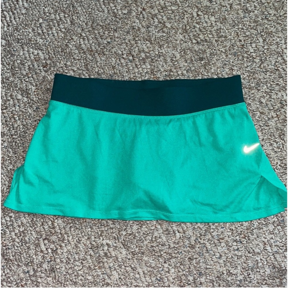 Nike medium tennis skirt skort womens athletic green walking golf sports